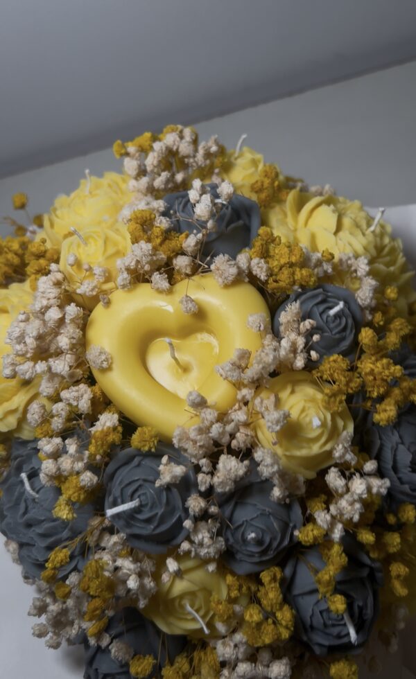 Honey Beezle Romance - Image 2